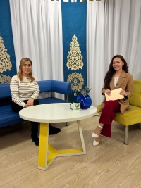 «Алау» телеарнасының «Өмір ағымы» бағдарламасының «Көненің көзі» айдарында  «Жас толқын-2025» көрмесі.