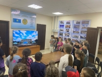 Бүгін музейдің экспозициялық залында мектеп жанындағы сауықтыру алаңынан балаларды шақыра отырып, ҚР Мемлекеттік рәміздер күніне арналған «Мемлекеттік рәміздер - ел мәртебесі»  іс-шара өткізілді.
